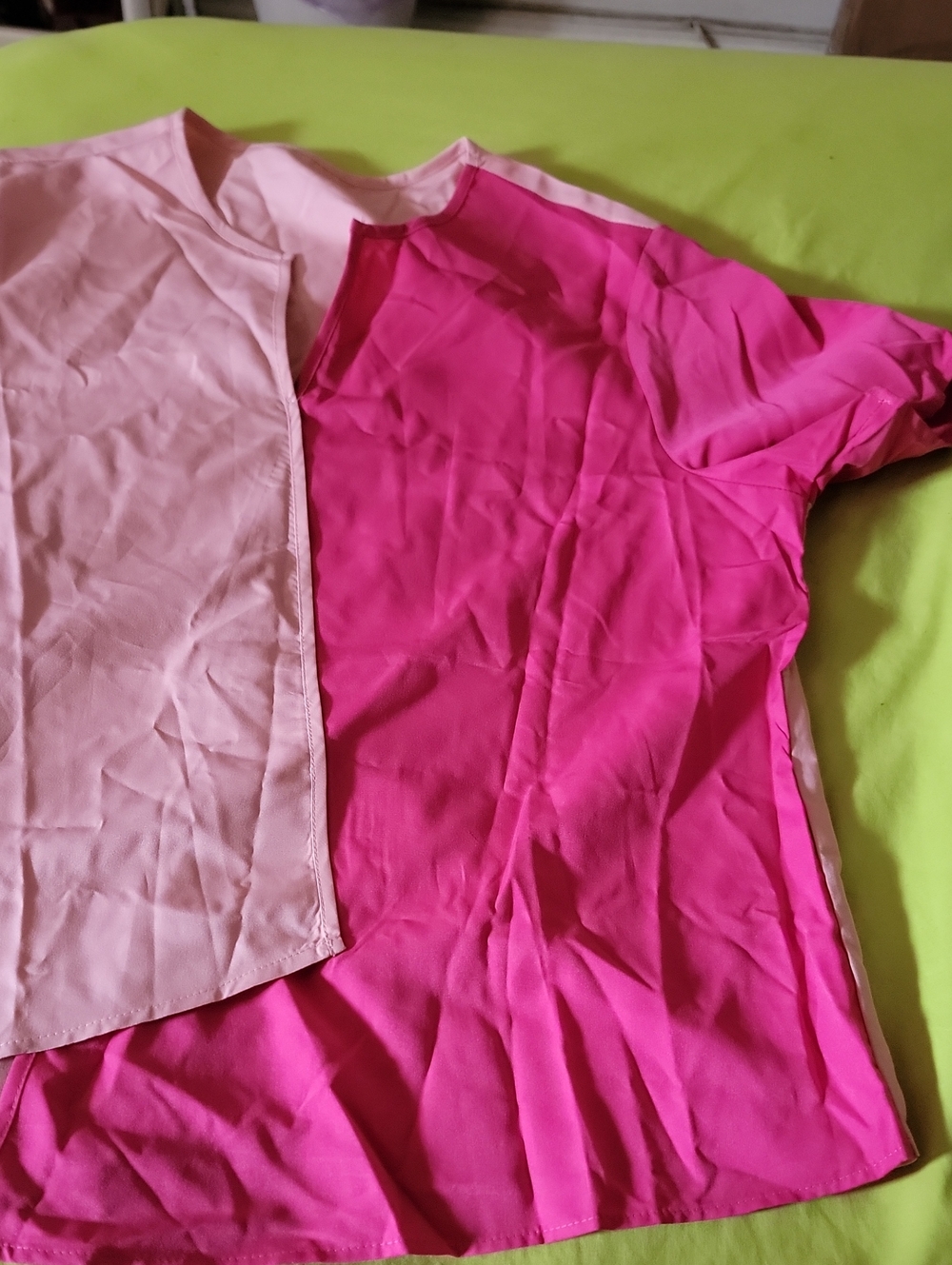 SHEIN Pink Colorblock Short Sleeve Blouse. Ready To Ship 📭